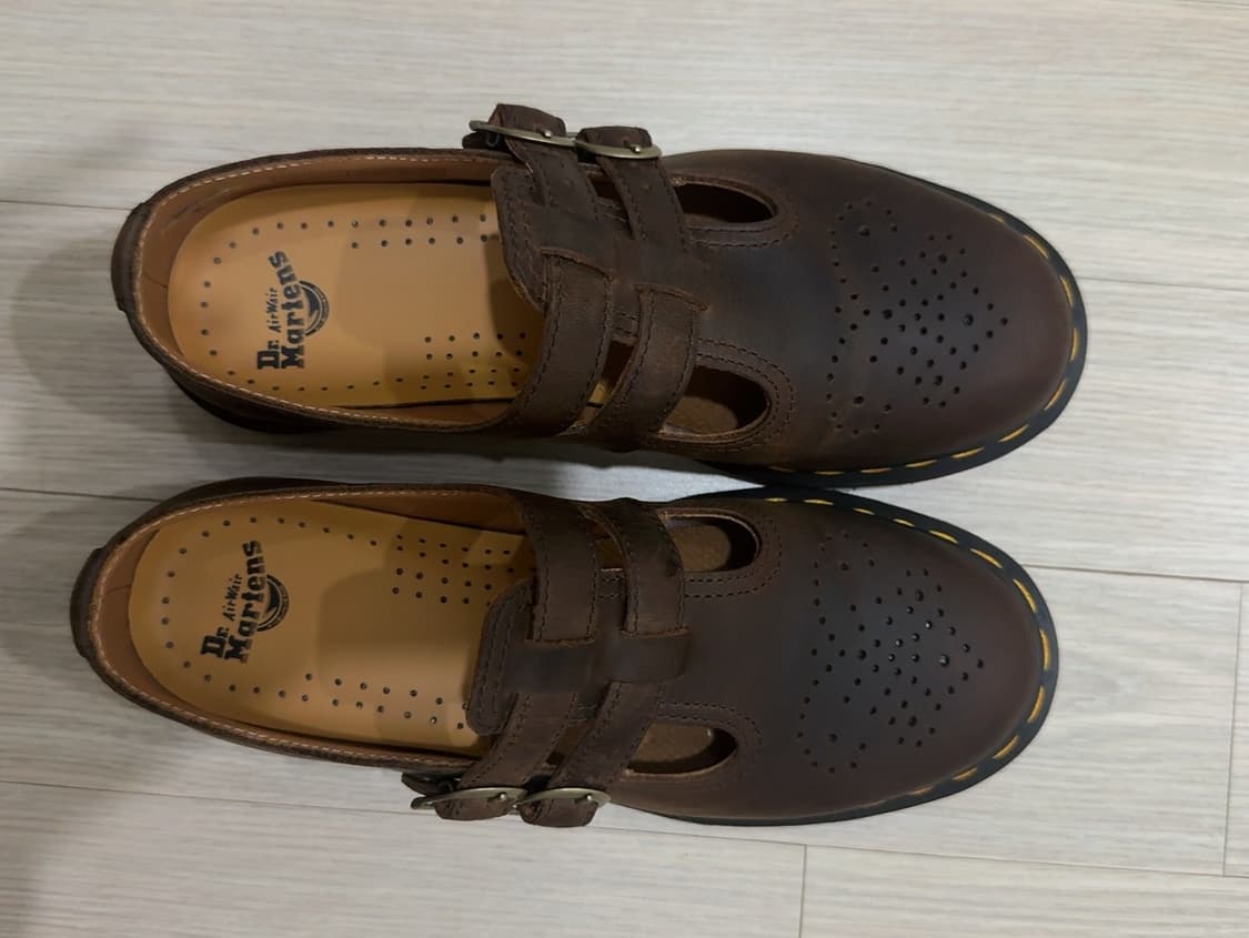 닥터마틴 메리제인 8065 크레이지 호스 250 (다크 브라운) 상품이미지2