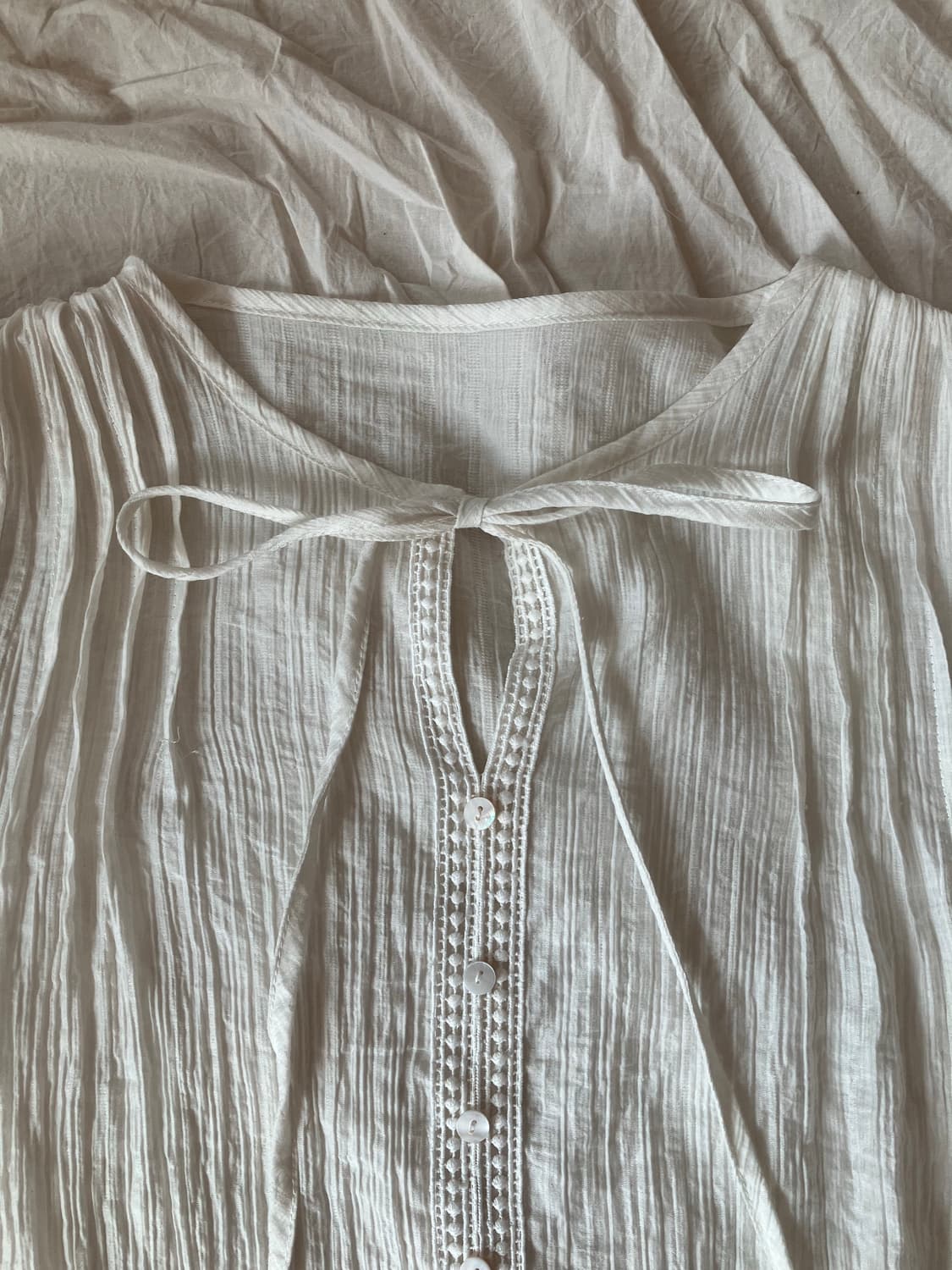 화이트 셔링 반팔 블라우스 상품이미지2