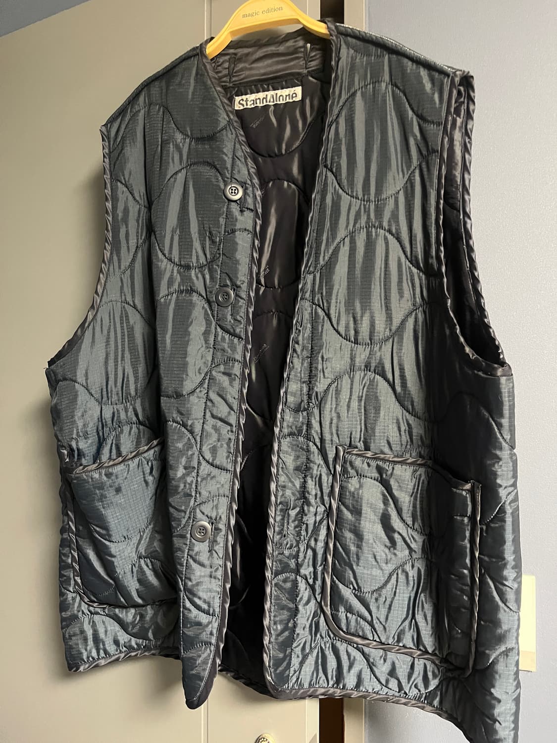 스탠드얼론 네이비 퀼팅 베스트 상품이미지1