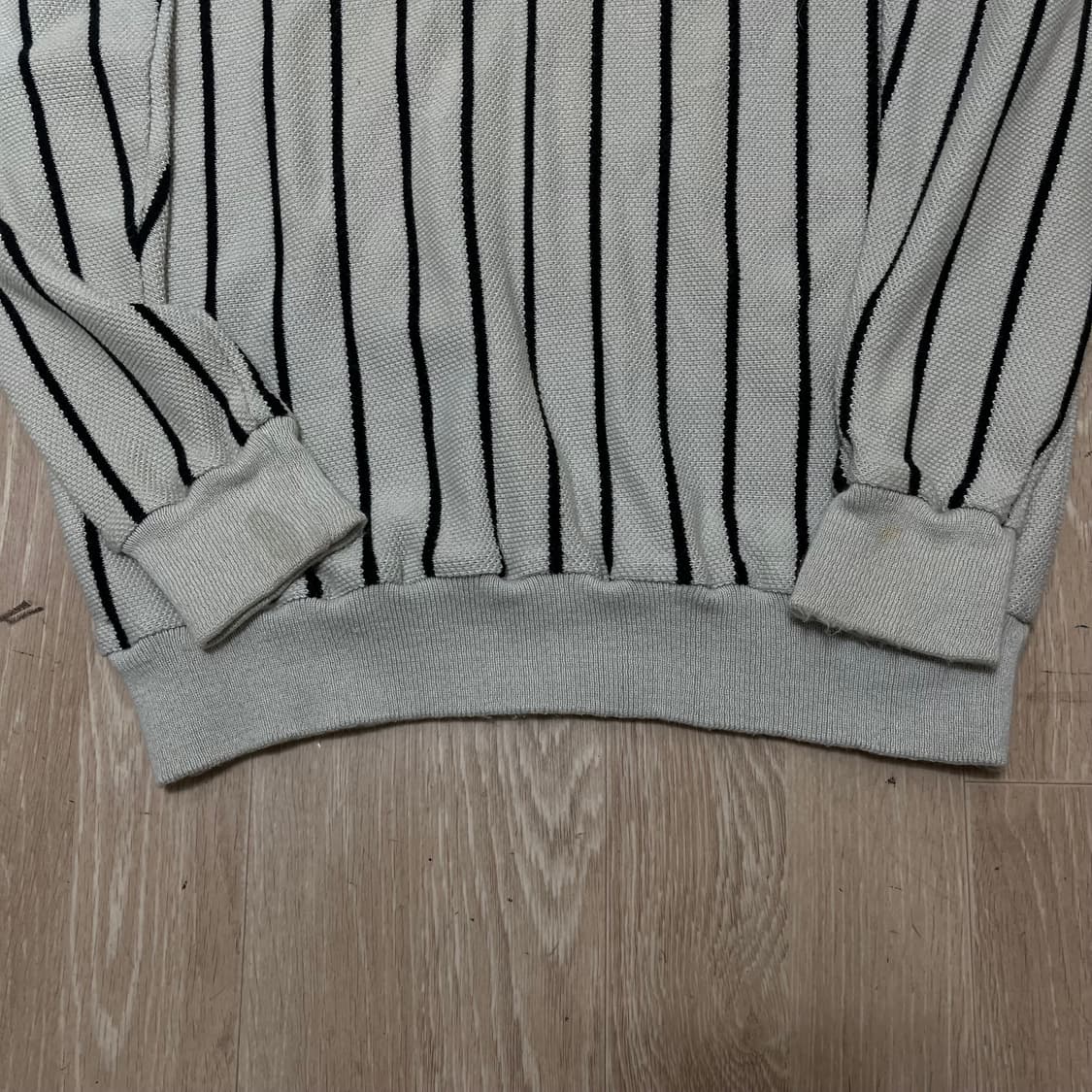 라코스테 스트라이프 자수로고 브이넥 니트 5사이즈 상품이미지6