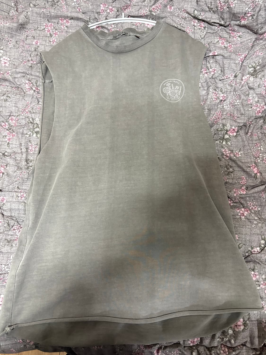 3) 폴리테루 휴먼인덱스 슬리브리스 그레이 판매해요. 상품이미지1