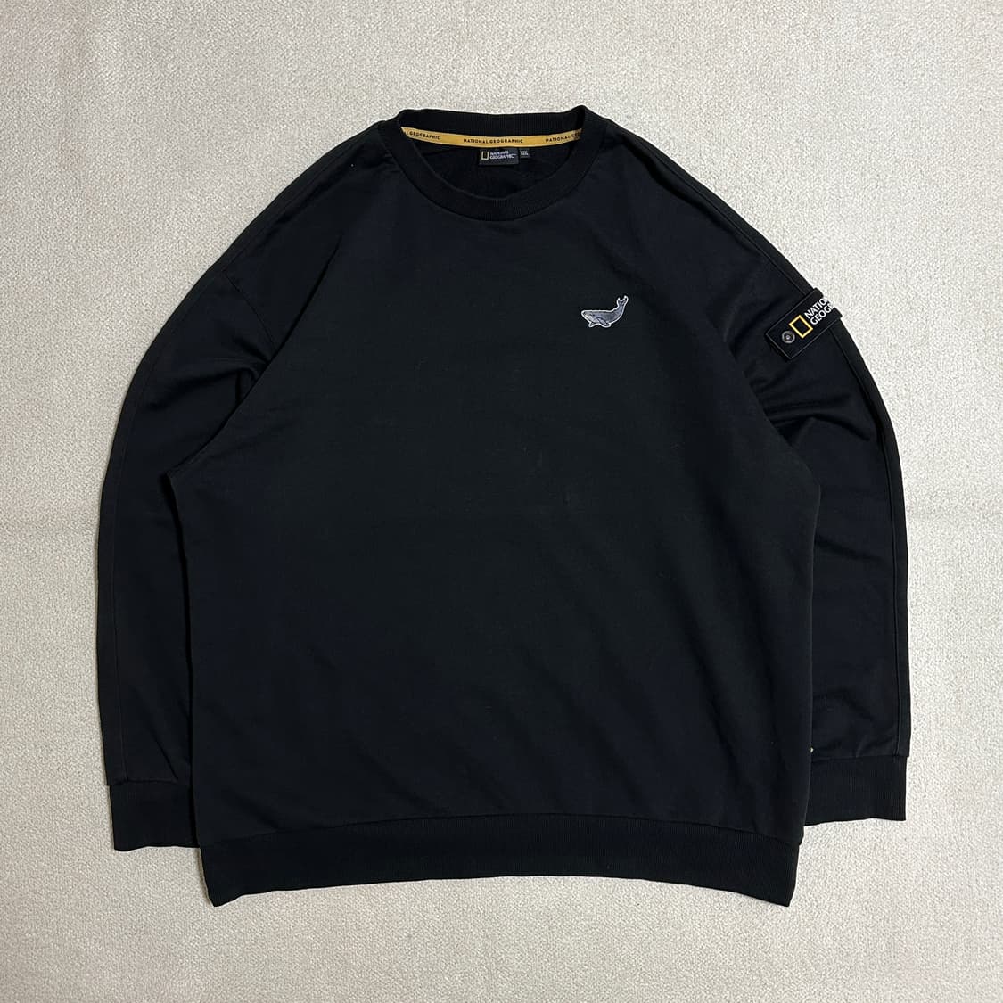 내셔널지오그래픽 웨일 와펜 세미루즈핏 맨투맨 상품이미지2