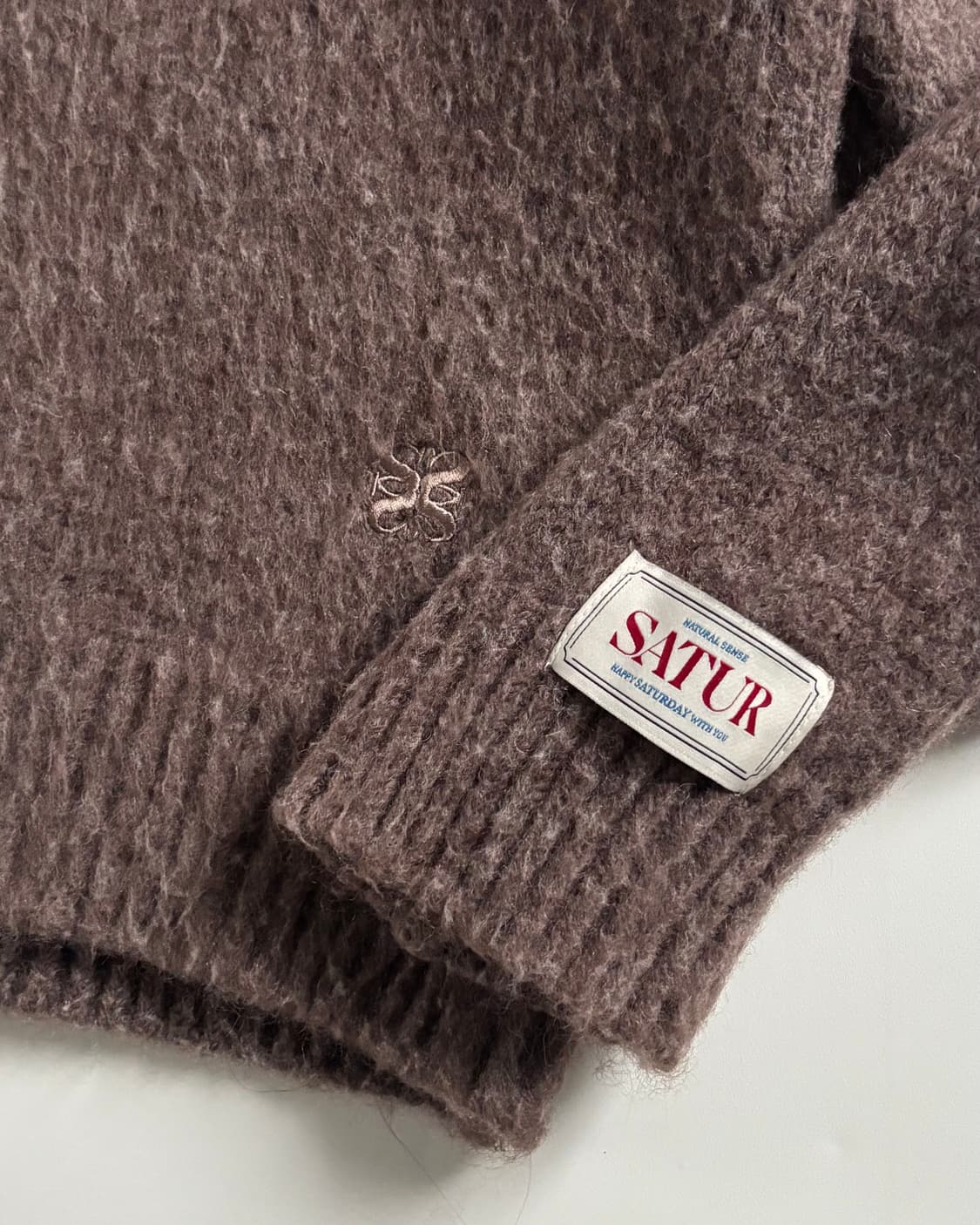 SATUR 새터 에센 모헤어 브이넥 니트 상품이미지4