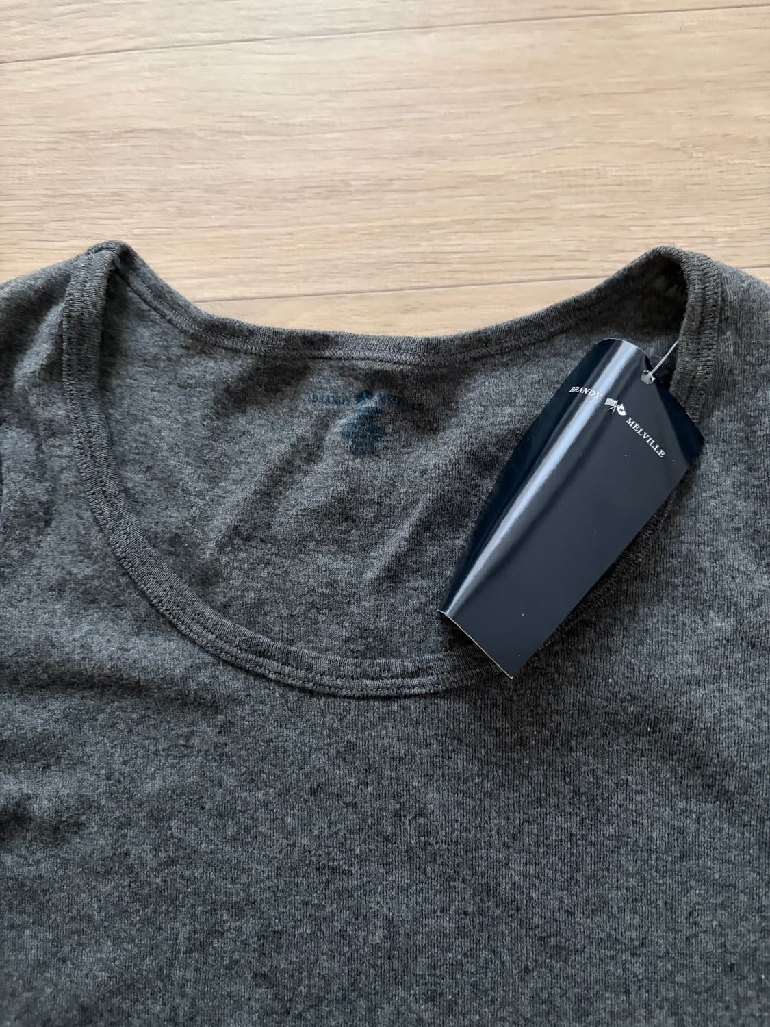 브랜디멜빌 반팔 차콜 티셔츠 상품이미지3