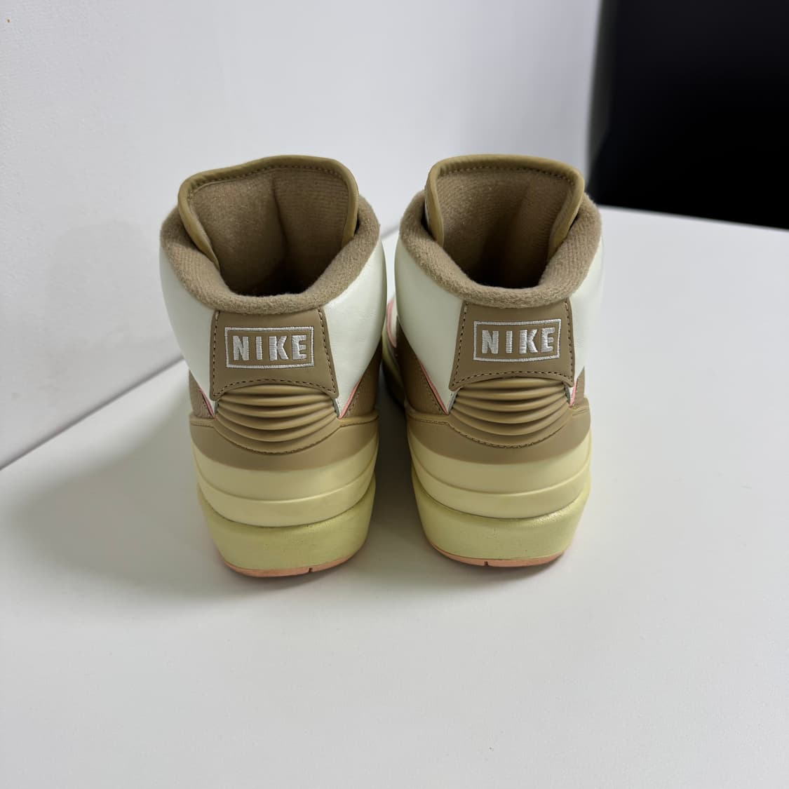 (W) 조던 2 레트로 선셋 헤이즈 상품이미지3