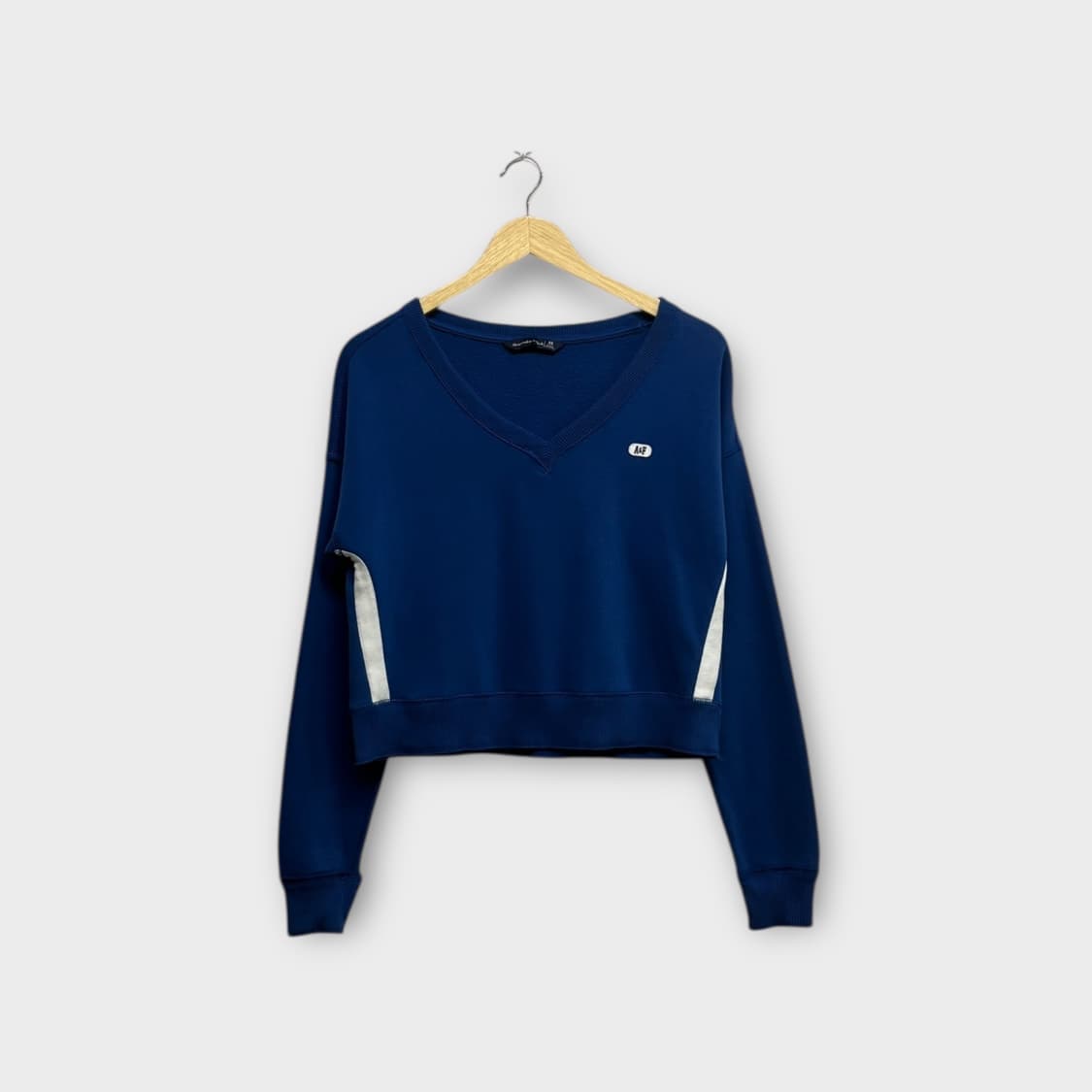  Abercrombie 아베크롬비 브이넥 크롭 맨투맨 XS 상품이미지1