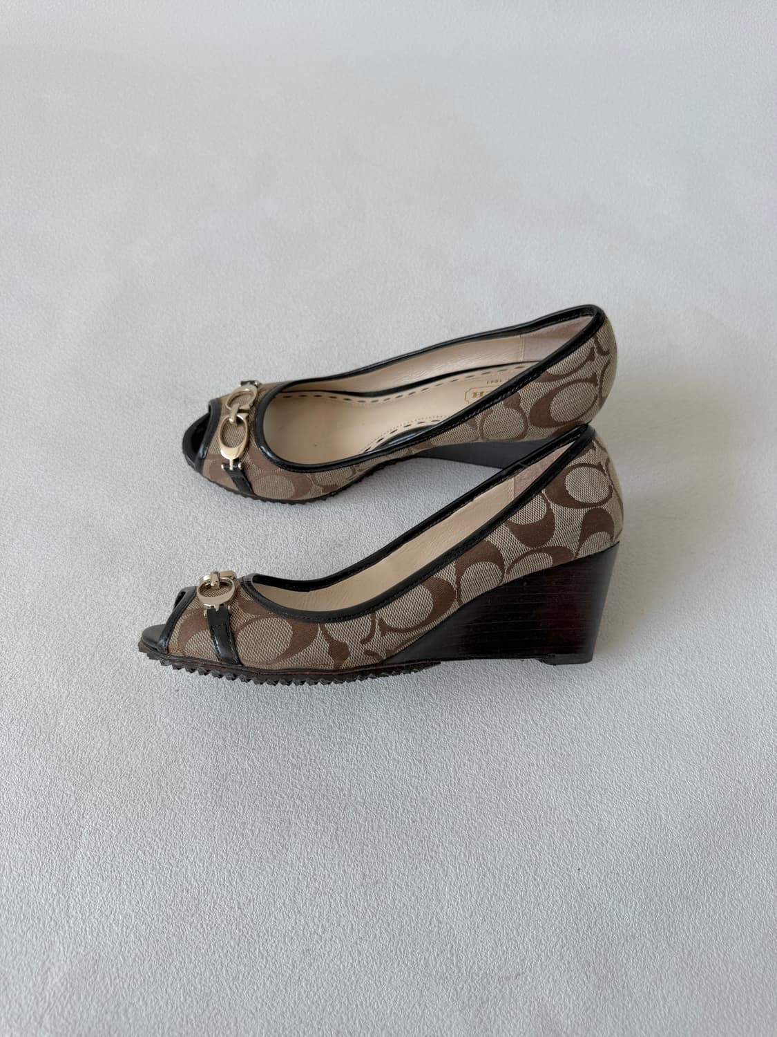 [6B]코치(COACH) 모노그램 웨지힐 상품이미지1