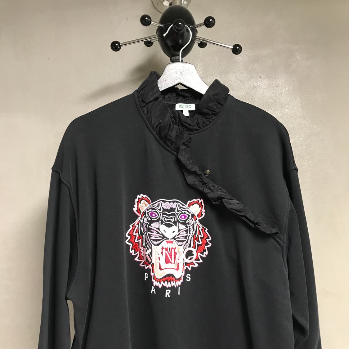 겐조 타이거 자수 맨투맨 블랙 S 상품이미지2