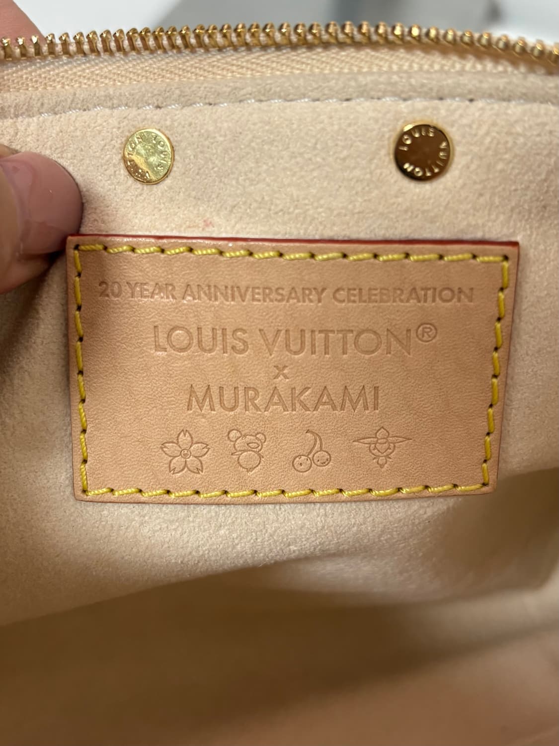 루이비통 무라카미다카시 멀티컬러 포쉐트 2025ver 상품이미지8