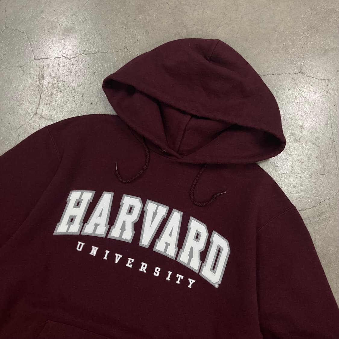 챔피온 버건디 컬러 하버드 스펠아웃 후드티 상품이미지2