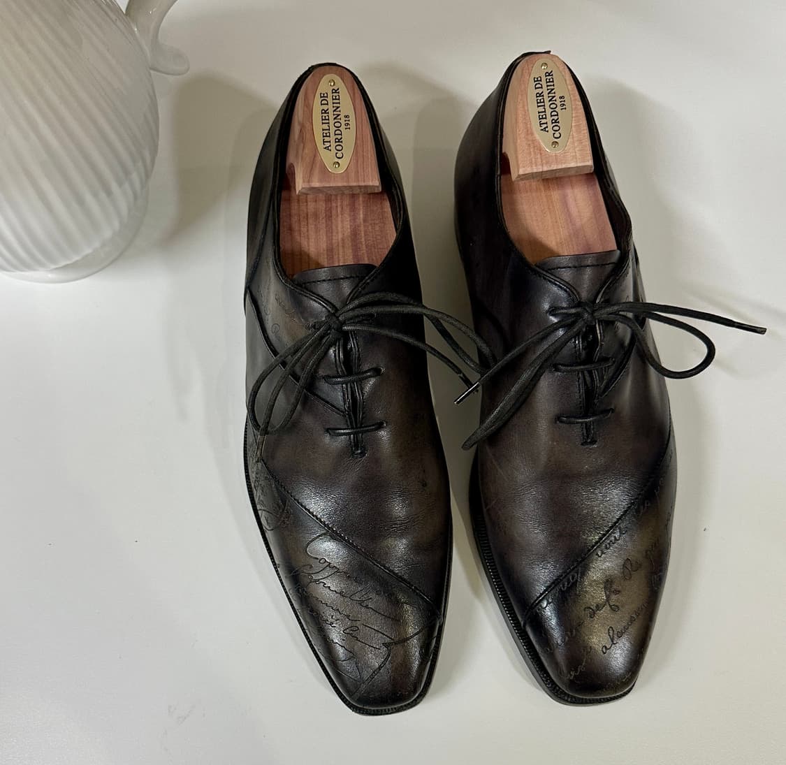 벨루티 알레산드로 브라운 레더 캘리그라피 슈즈 레이스업 상품이미지1