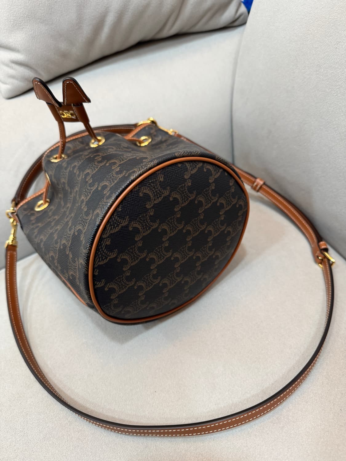 25/10/22백화점 새상품급 셀린느 트리옹프 클라라백  상품이미지2