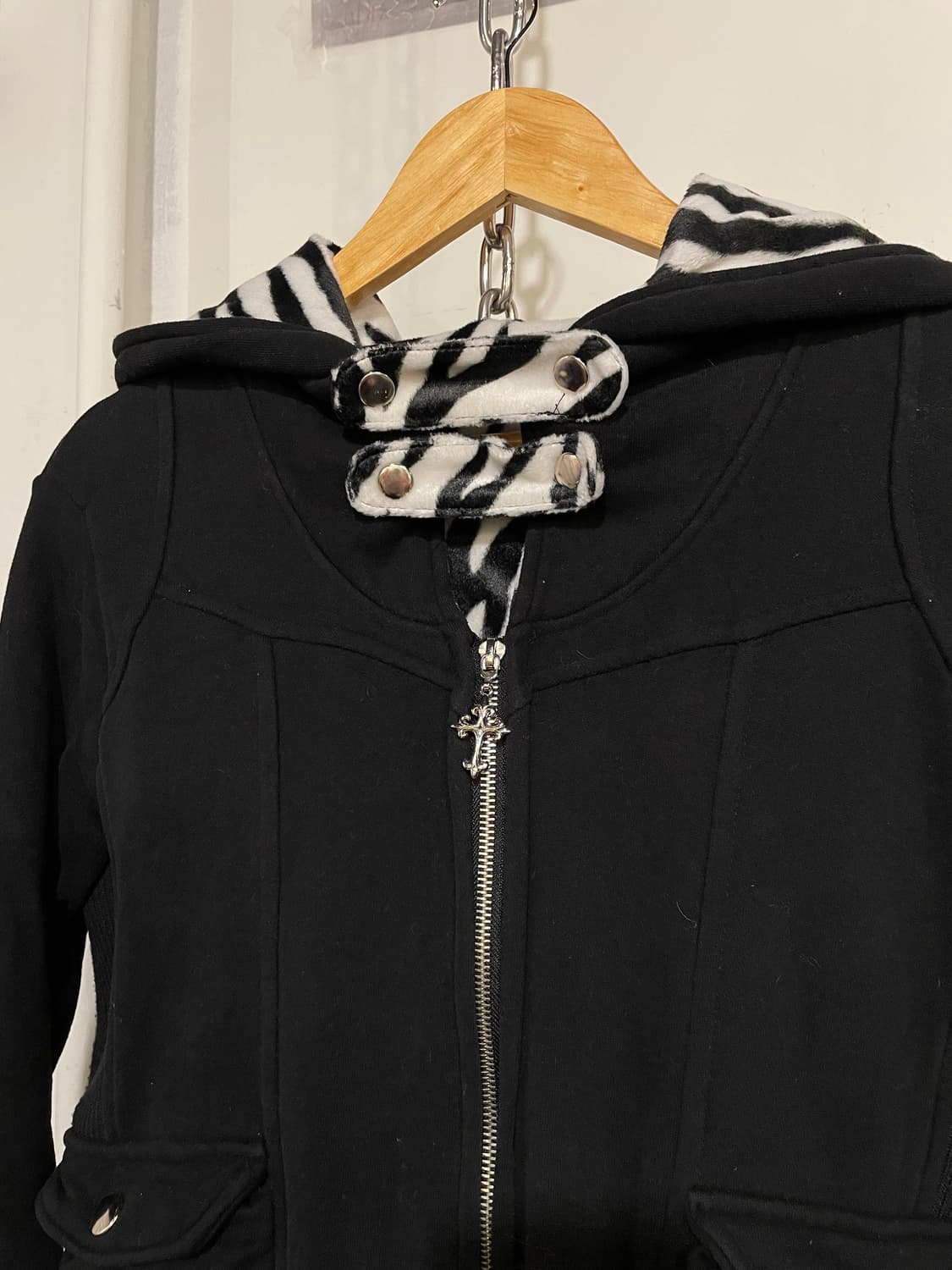 지브라 패턴 십자가 블랙 후드집업 갸루 펑크 y2k 상품이미지3