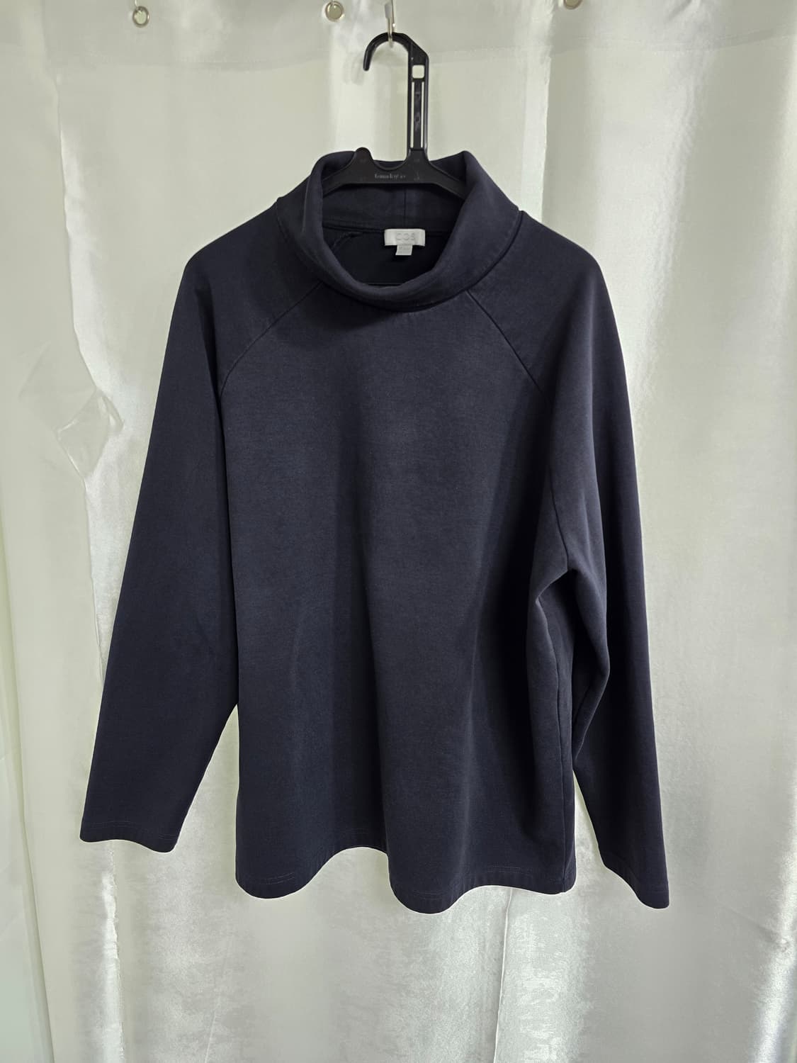 코스 블랙 목폴라 긴팔 티셔츠 (1813) 상품이미지1