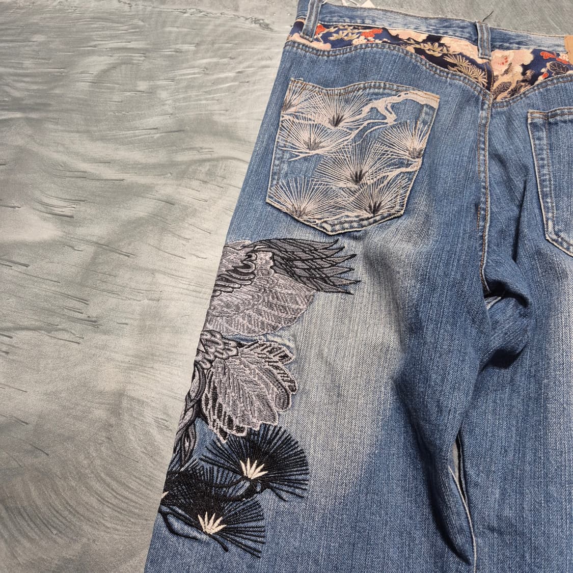 카라쿠리 타마시 오리엔탈 독수리 자수 데님 팬츠 상품이미지3