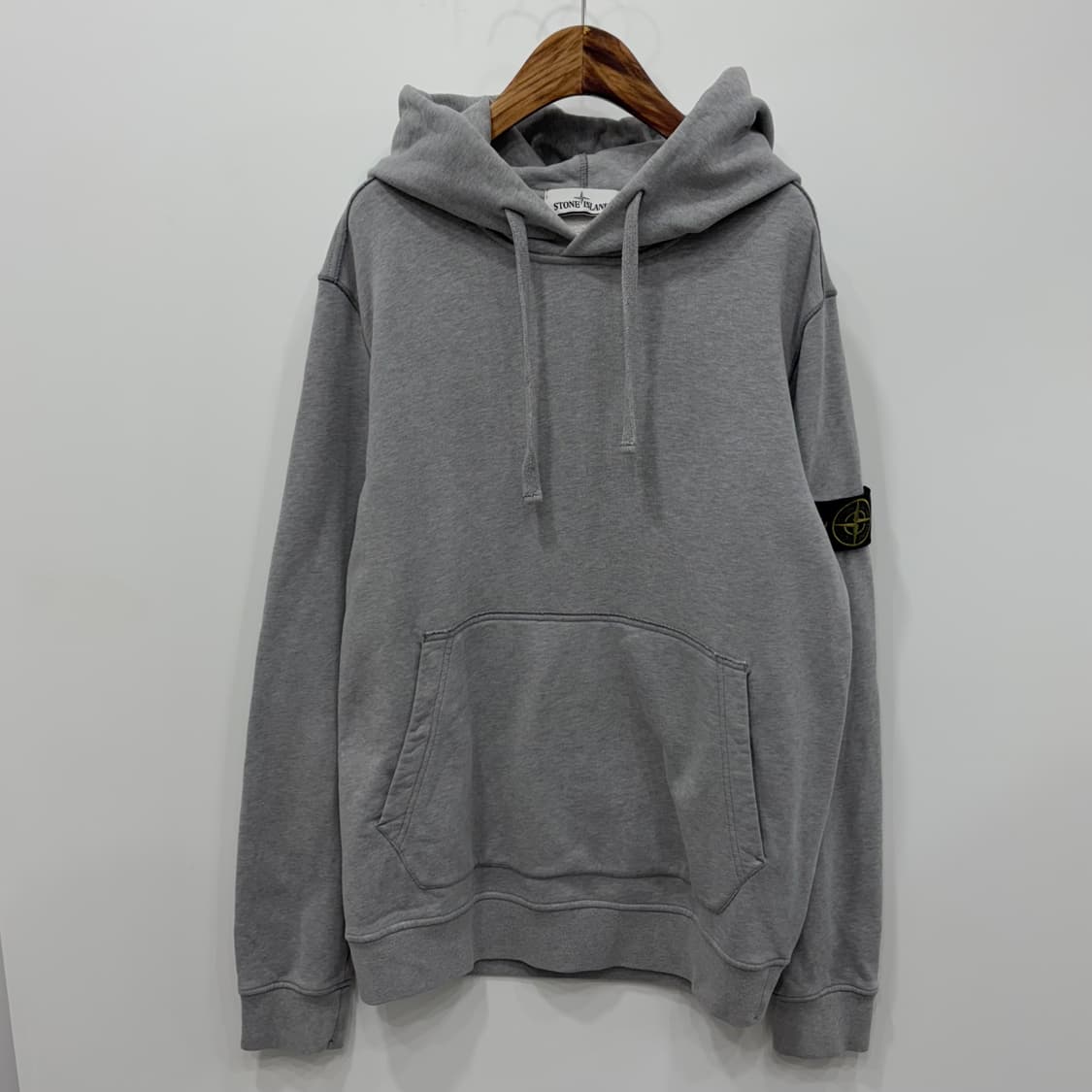 (M) Stone Island 와펜 패치 후드 스웨트셔츠 상품이미지3