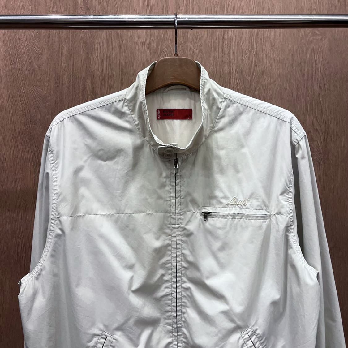 리바이스 나일론 자켓 싱글 체스트 포켓 디테일 레귤러핏 베이지 상품이미지4