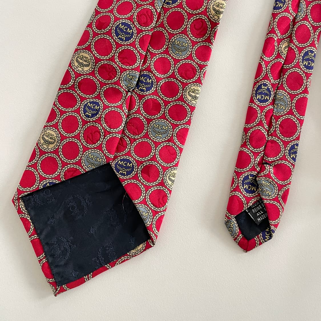 MCM 엠씨엠 레드 패턴 넥타이 상품이미지6