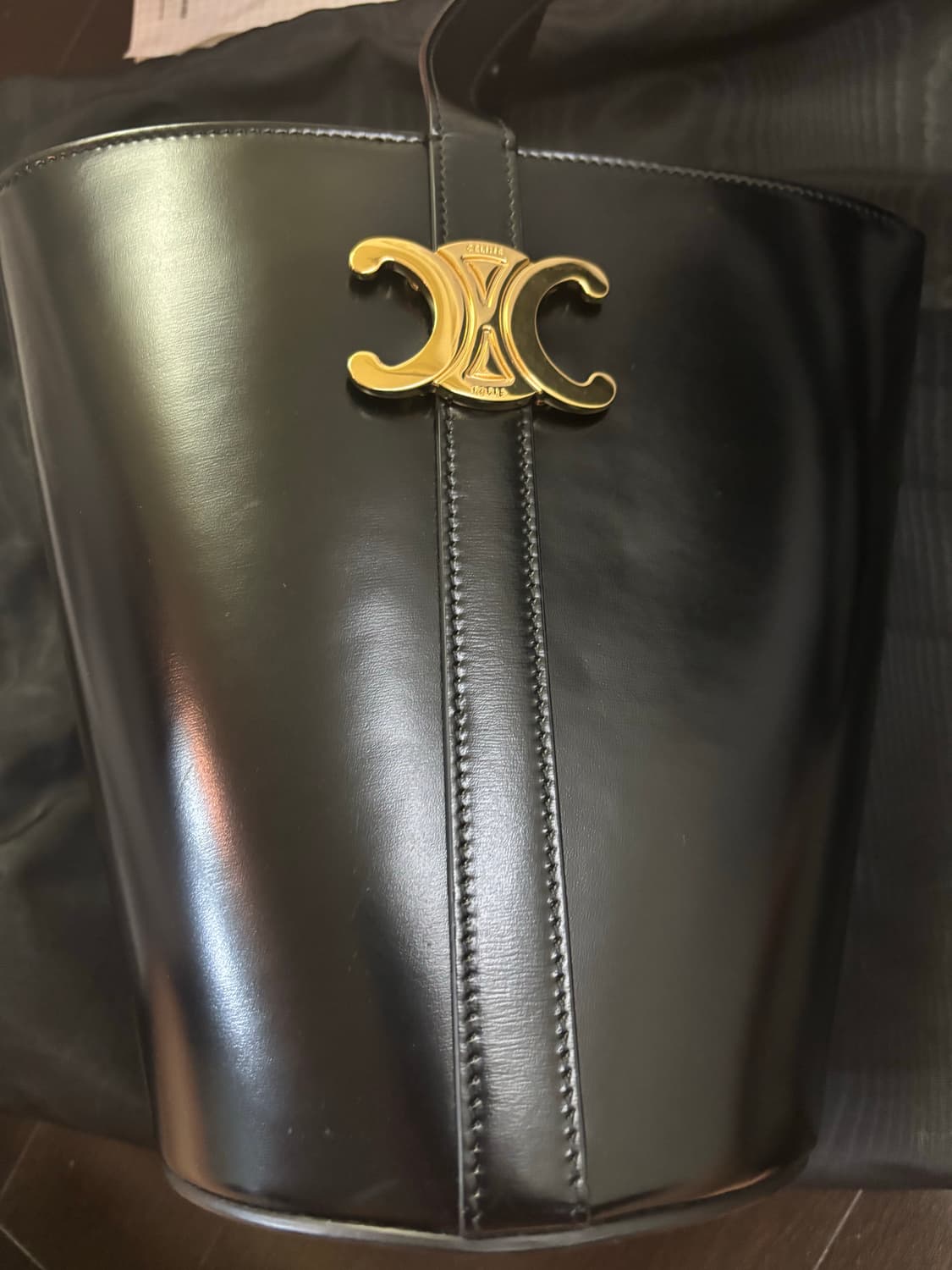 셀린느 버킷백 샤이니 카프  상품이미지2