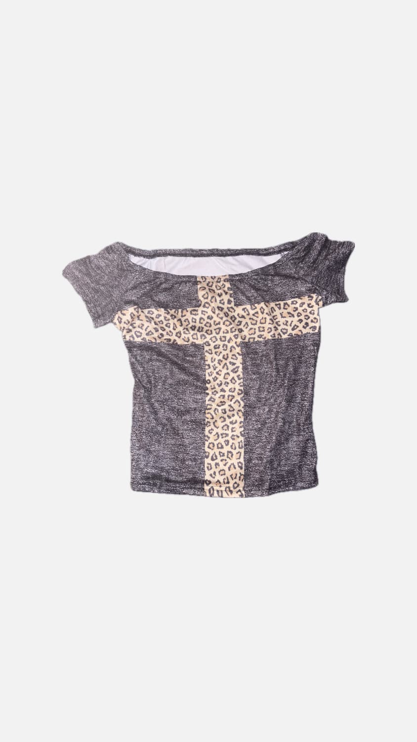 Vintage Cross Gyaru Off-Shoulder T-Shirt 상품이미지2