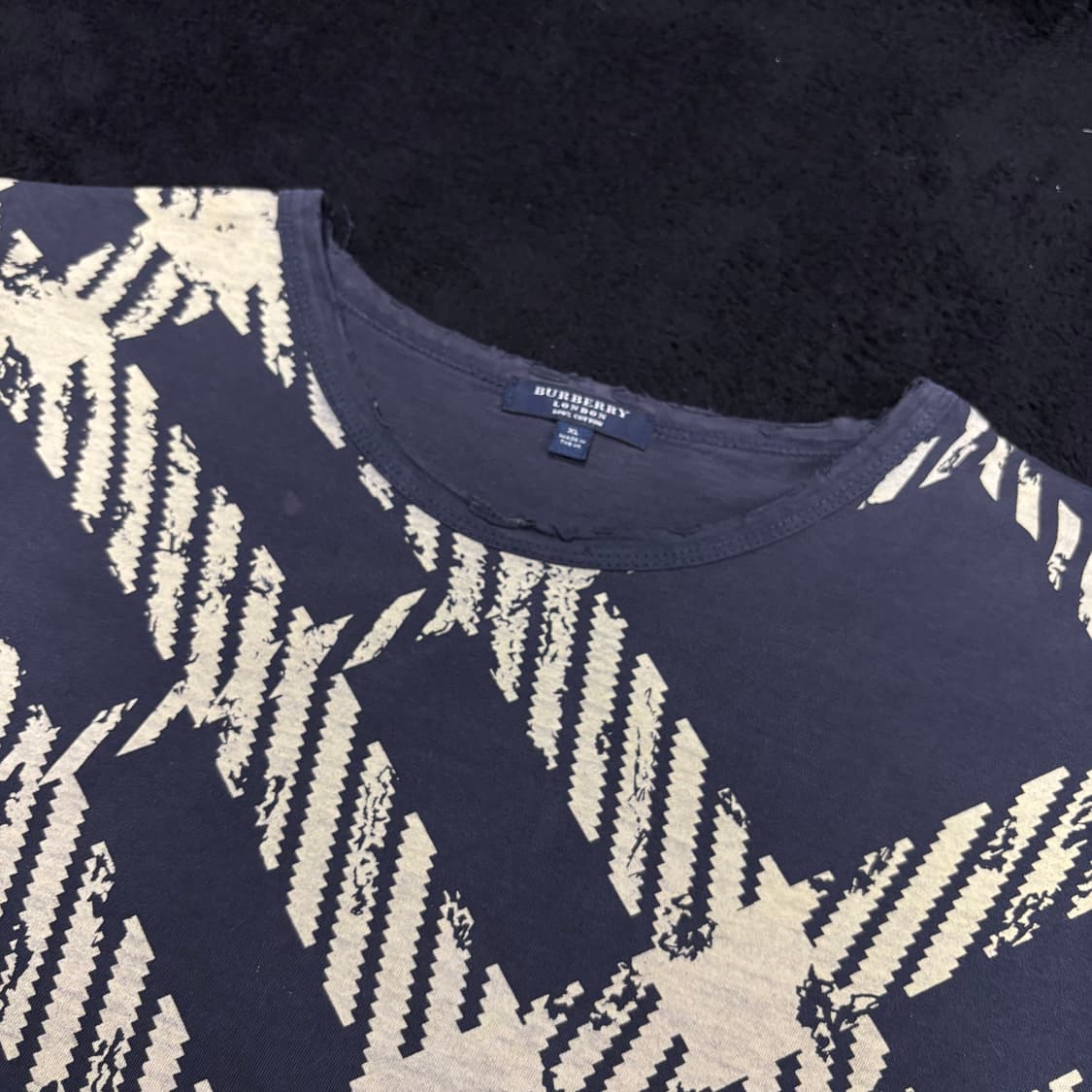 XL 버버리 네이비 패턴 데미지 긴팔 롱슬리브 상품이미지3
