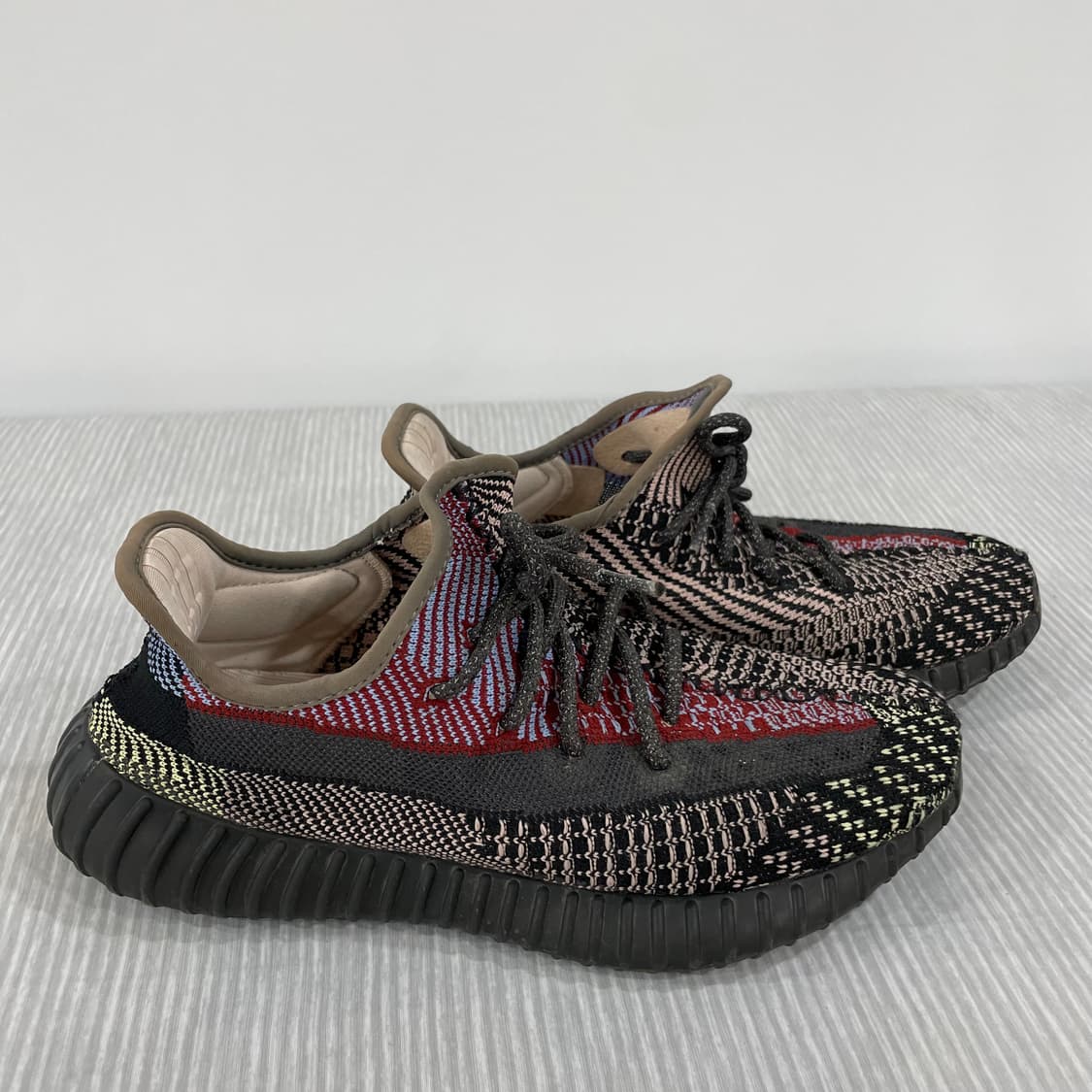 589) 아디다스 이지부스트350 V2 예힐 270mm 상품이미지1