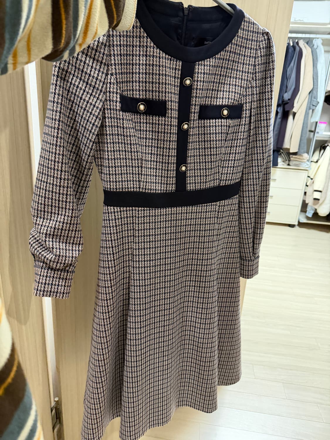 샤틴 SATIN 샤틴배색라인 체크플레어원피스 상품이미지5