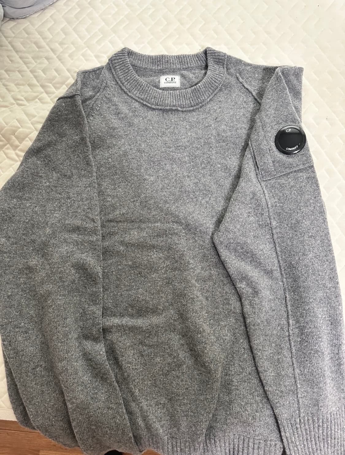 cp컴퍼니 맨투맨니트 상품이미지1