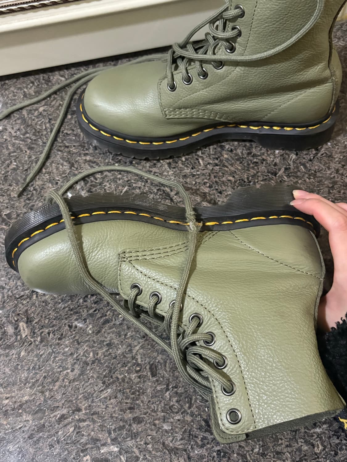 닥터마틴 1460 파스칼 여성 8홀 워커 카키 230 상품이미지3
