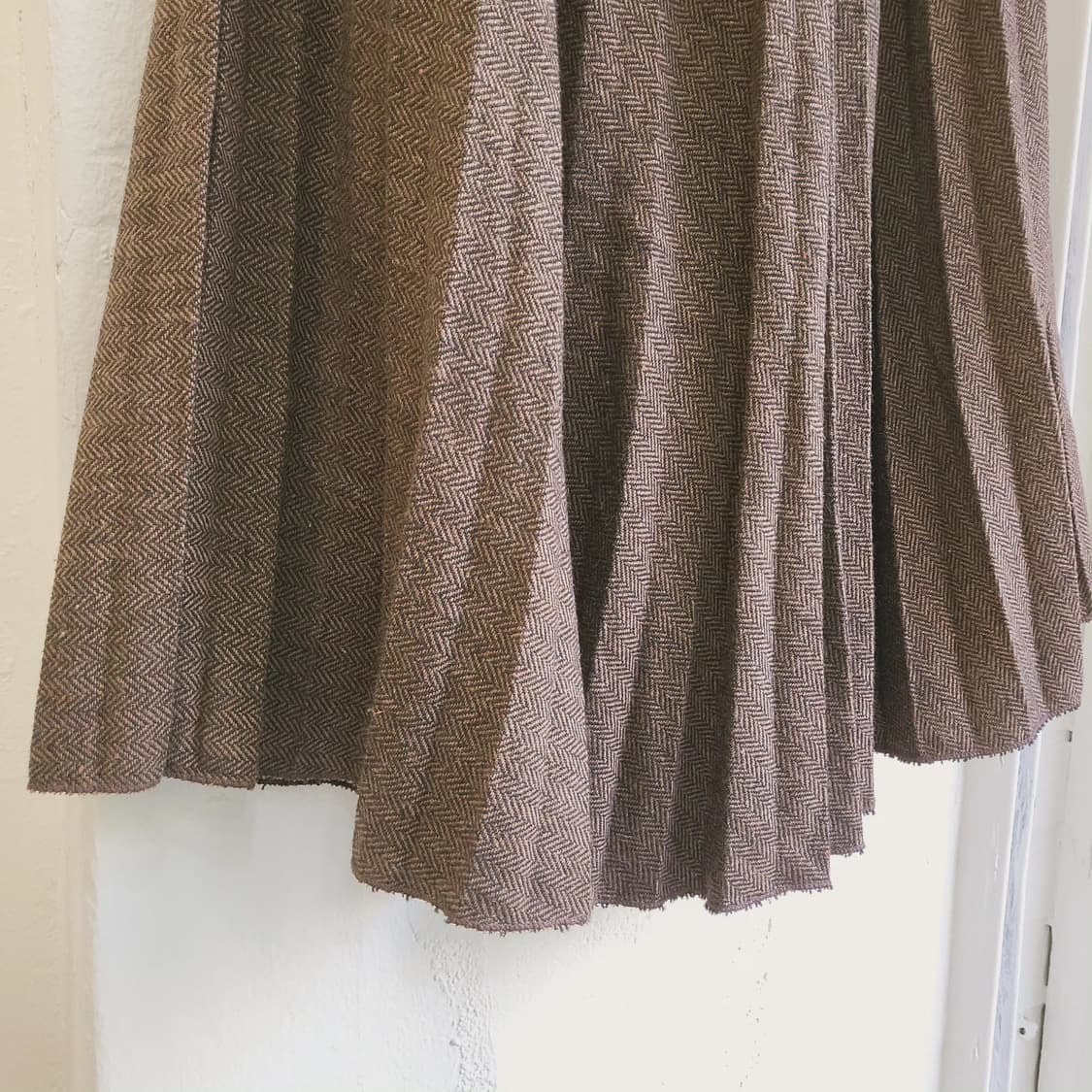 브라운 헤링본 플리츠 울스커트 상품이미지4