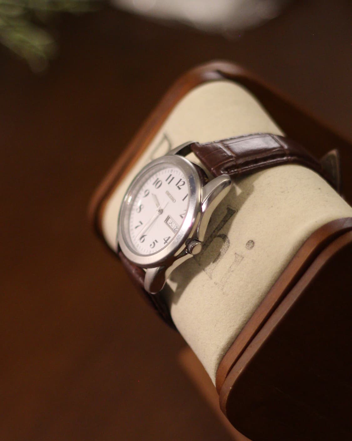[Seiko] 세이코 빈티지 아라빅 다이얼 쿼츠 시계 (데이데이트) 상품이미지4