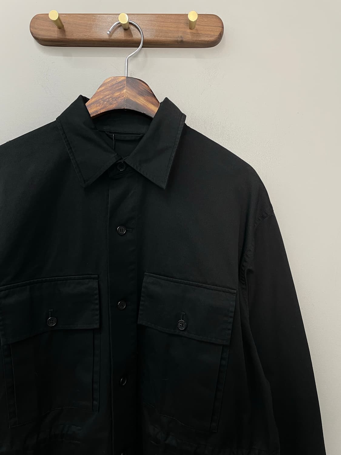 우드비 코튼 포켓 블랙 셔츠 H1718 상품이미지3