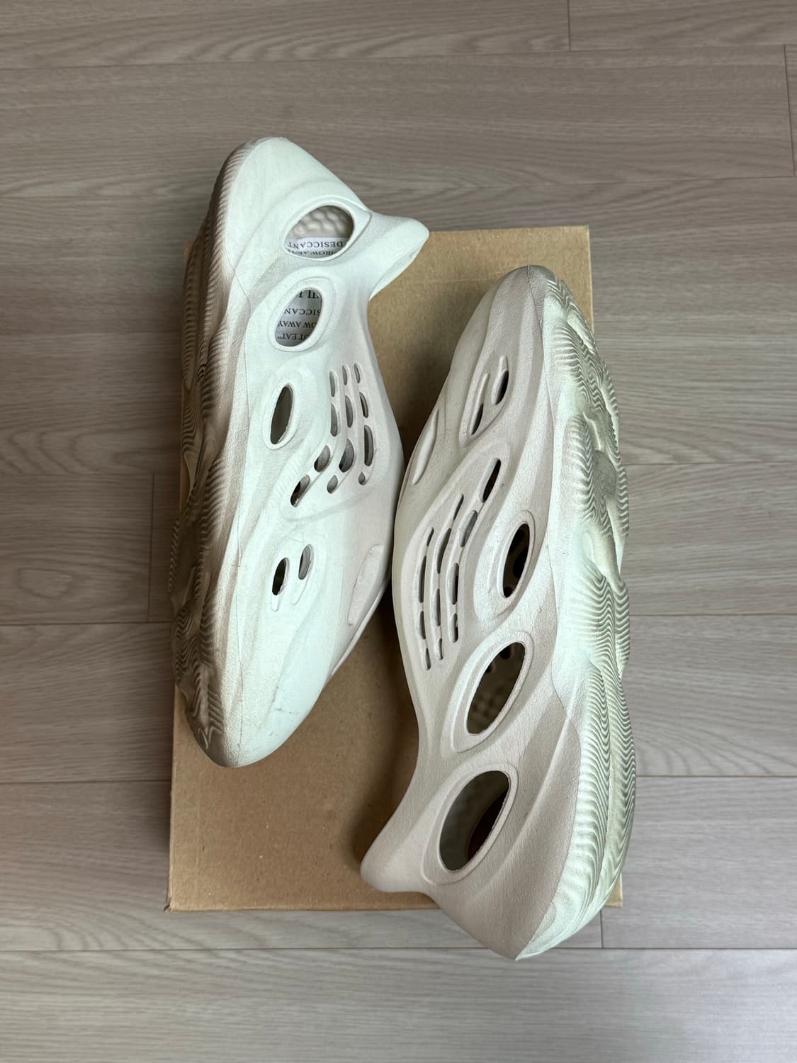 Yeezy Foam Runner Sand 이지 폼러너 샌드 상품이미지4