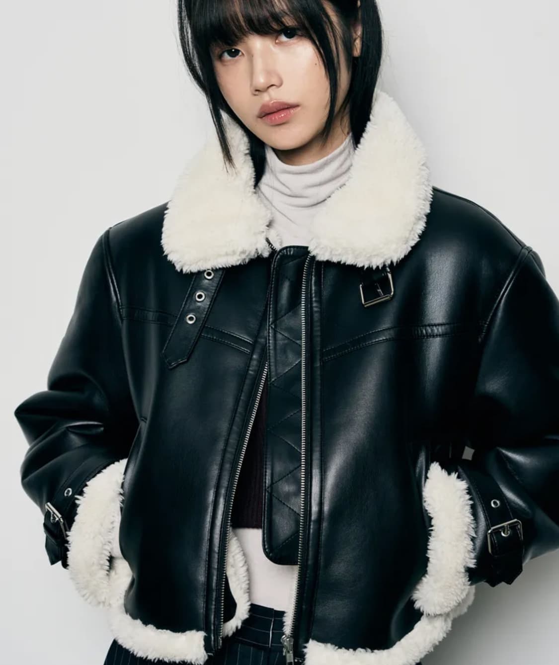 오블리크 오버핏 레더 무스탕 자켓 상품이미지1