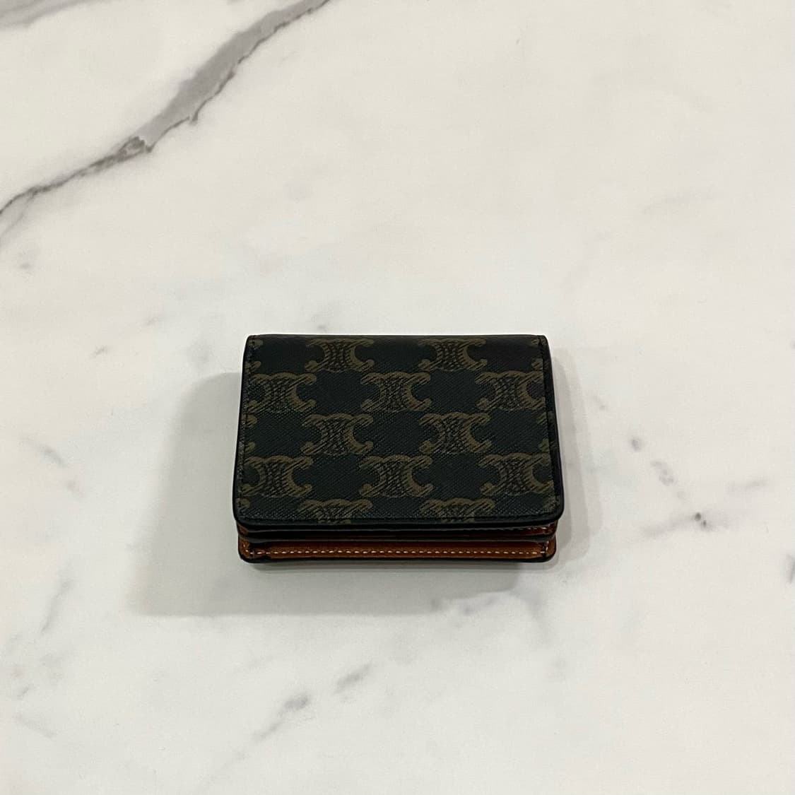 셀린느 비즈니스 카드지갑 반지갑 트리옹프 캔버스 램스킨 탄 상품이미지5