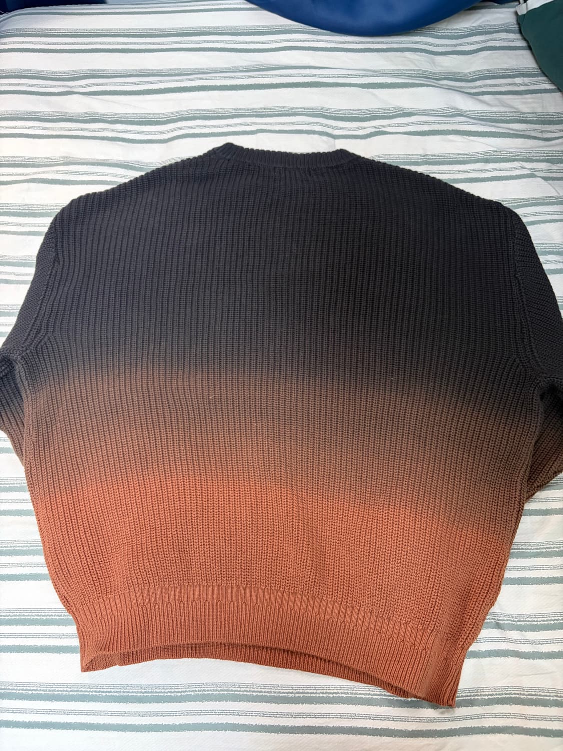 알리스 그라데이션 하찌 니트 L 상품이미지4