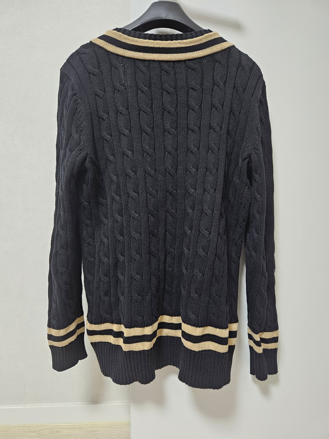 폴로 랄프로렌 케이블 브이넥 금장자수 니트 블랙라벨 m 상품이미지4