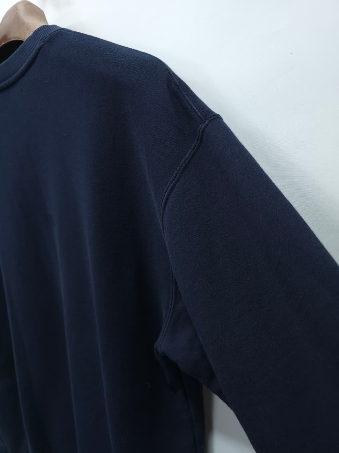 [커버낫] 남성 C 로고패치 포인트 네이비 맨투맨 상품이미지9