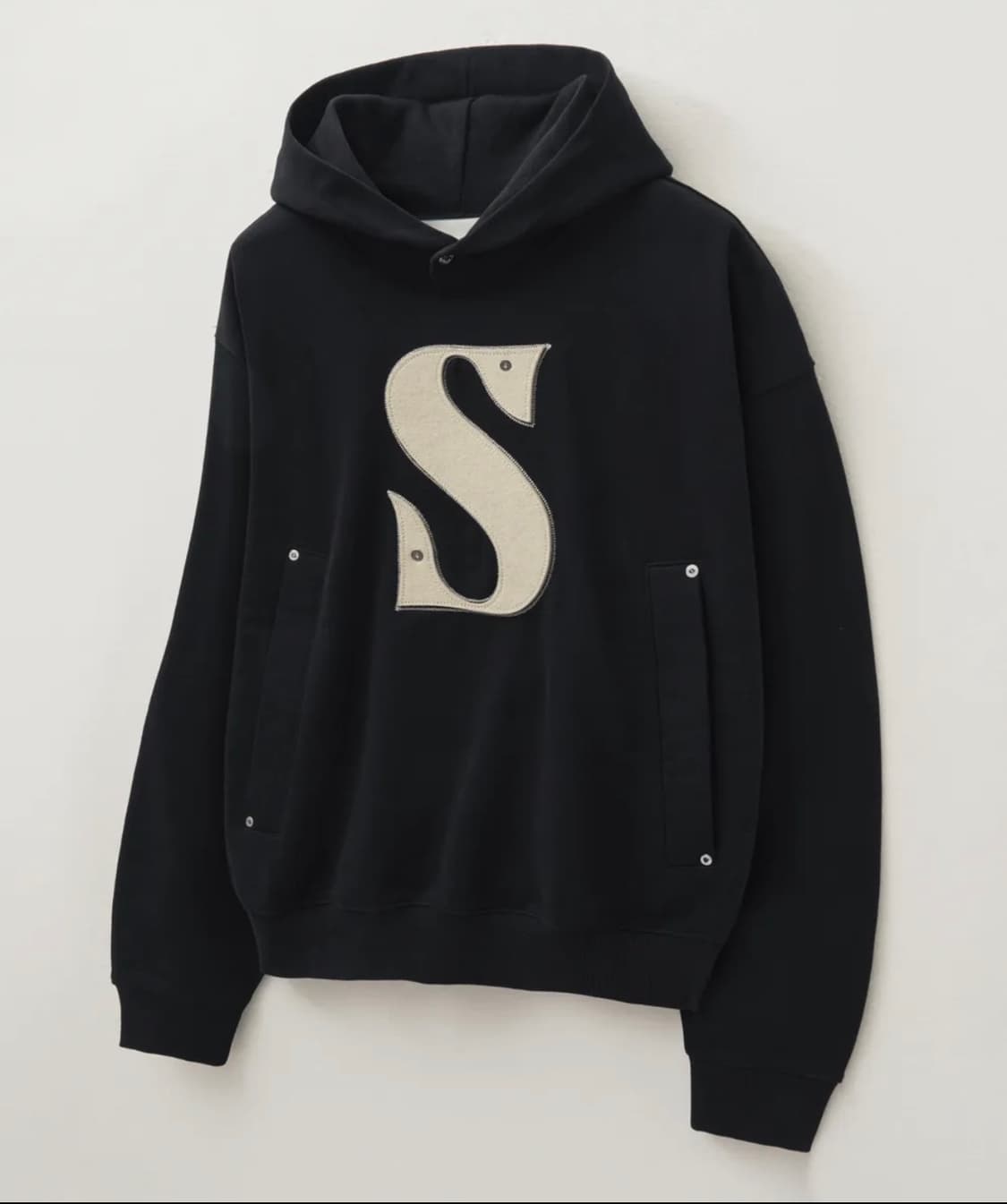 세터 satur 로고 검정 후드티 상품이미지1