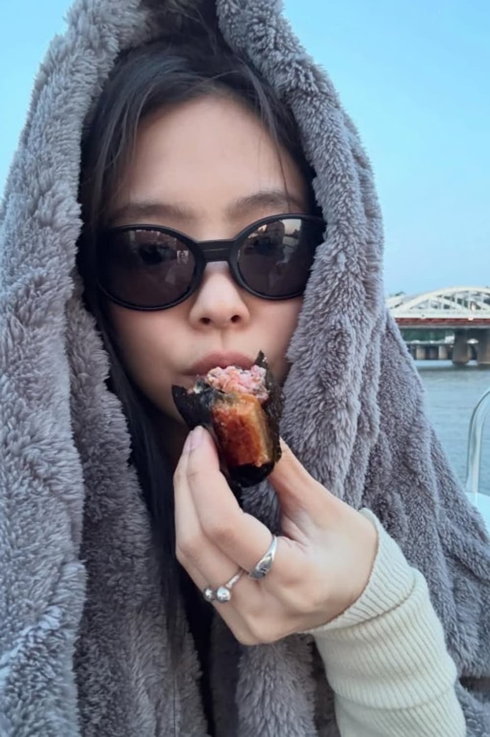 오클리 선글라스 매트블랙(제니착용) 상품이미지1