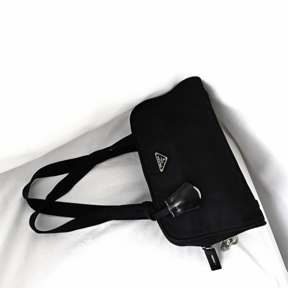 [정품 PRADA] 프라다 포코노 나일론 바게트백 숄더백 상품이미지1