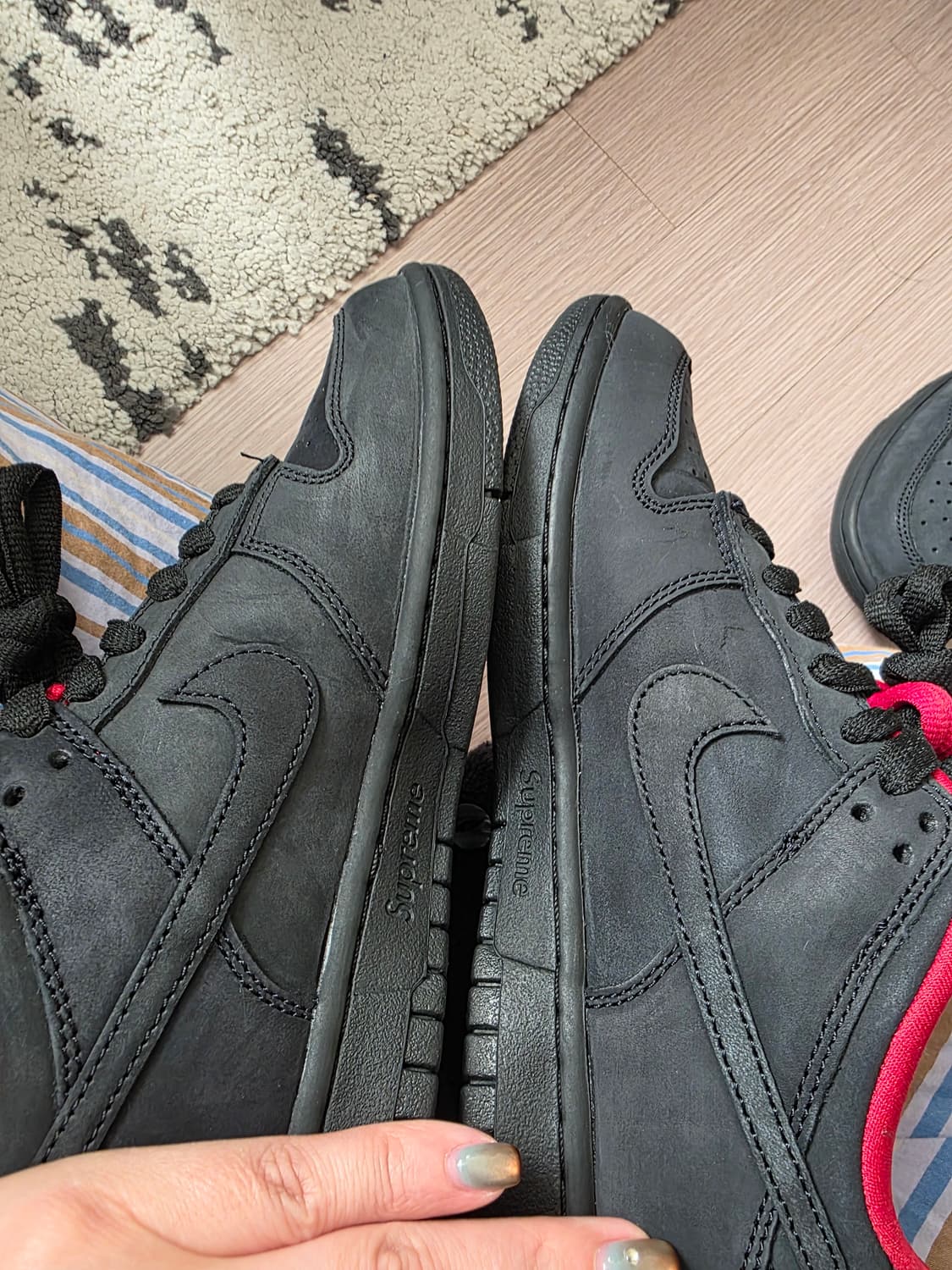 나이키x슈프림 SB 덩크 로우 블랙 상품이미지4