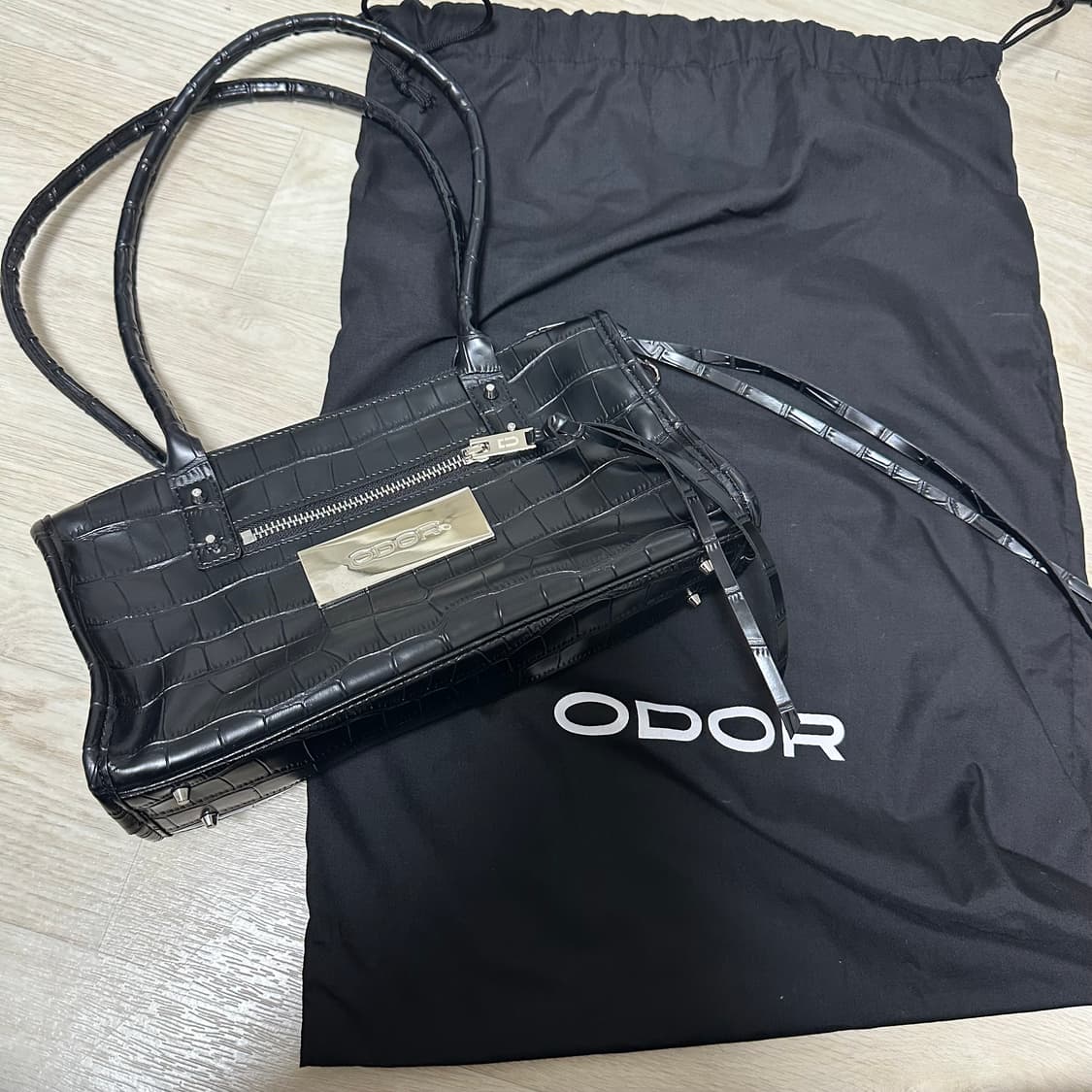 오도어 크로코 미니백 상품이미지2