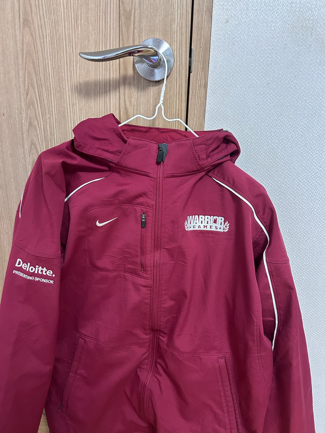 나이키 와인색 바람막이 상품이미지2