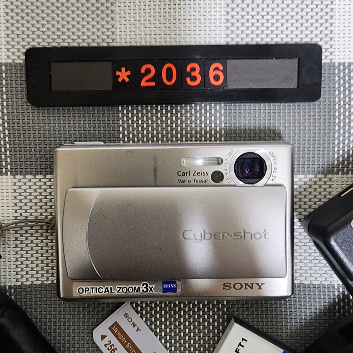 소니 사이버샷 DSC-T1 디지털카메라 파우치포함 상품이미지2