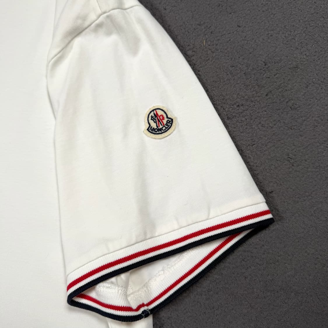 Moncler 몽클레어 슬림핏 미니와펜 화이트 반팔 상품이미지3