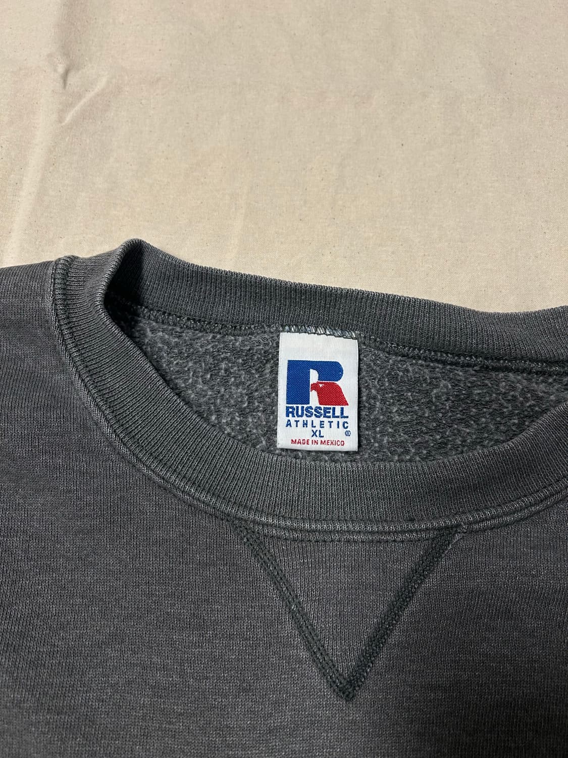 러셀 크루넥 판매합니다! 상품이미지2