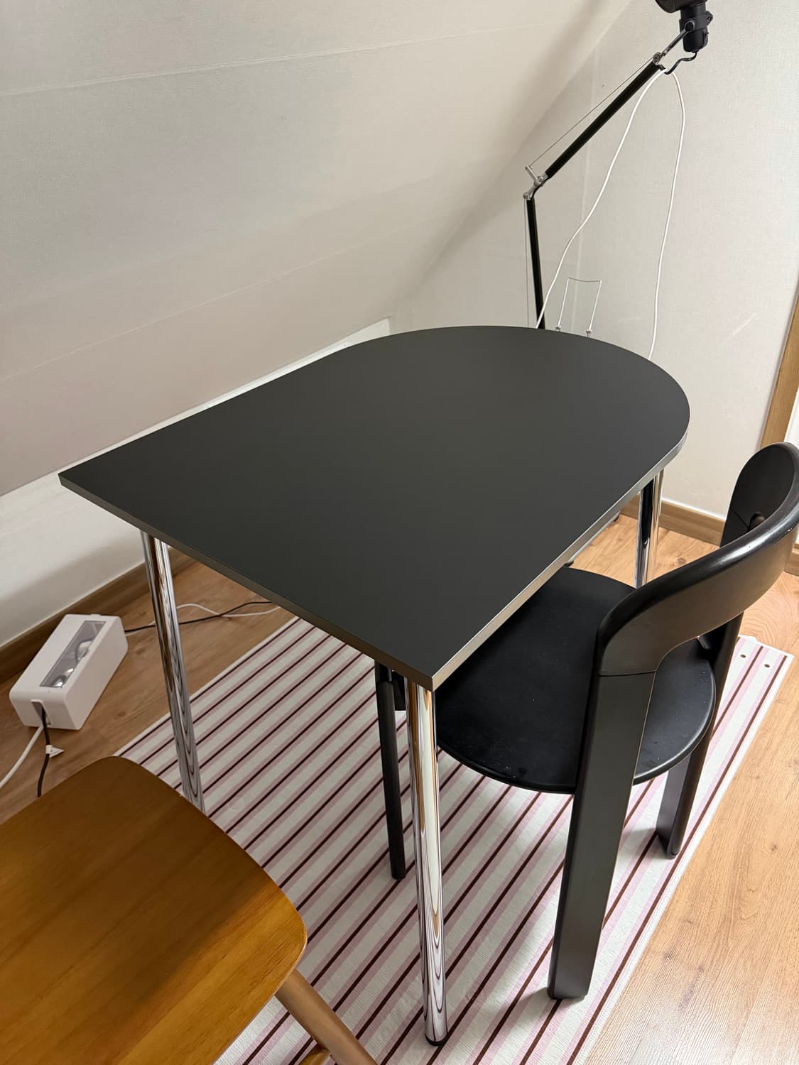 반타원 테이블 판매 (거의 새상품) 가로 80 세로60 상품이미지1