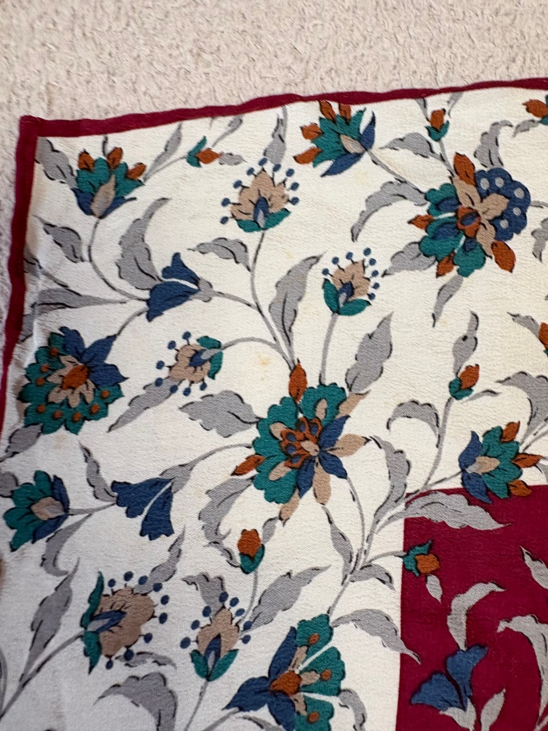 피에르 발망 정품 플로랄 빈티지 스카프 상품이미지4