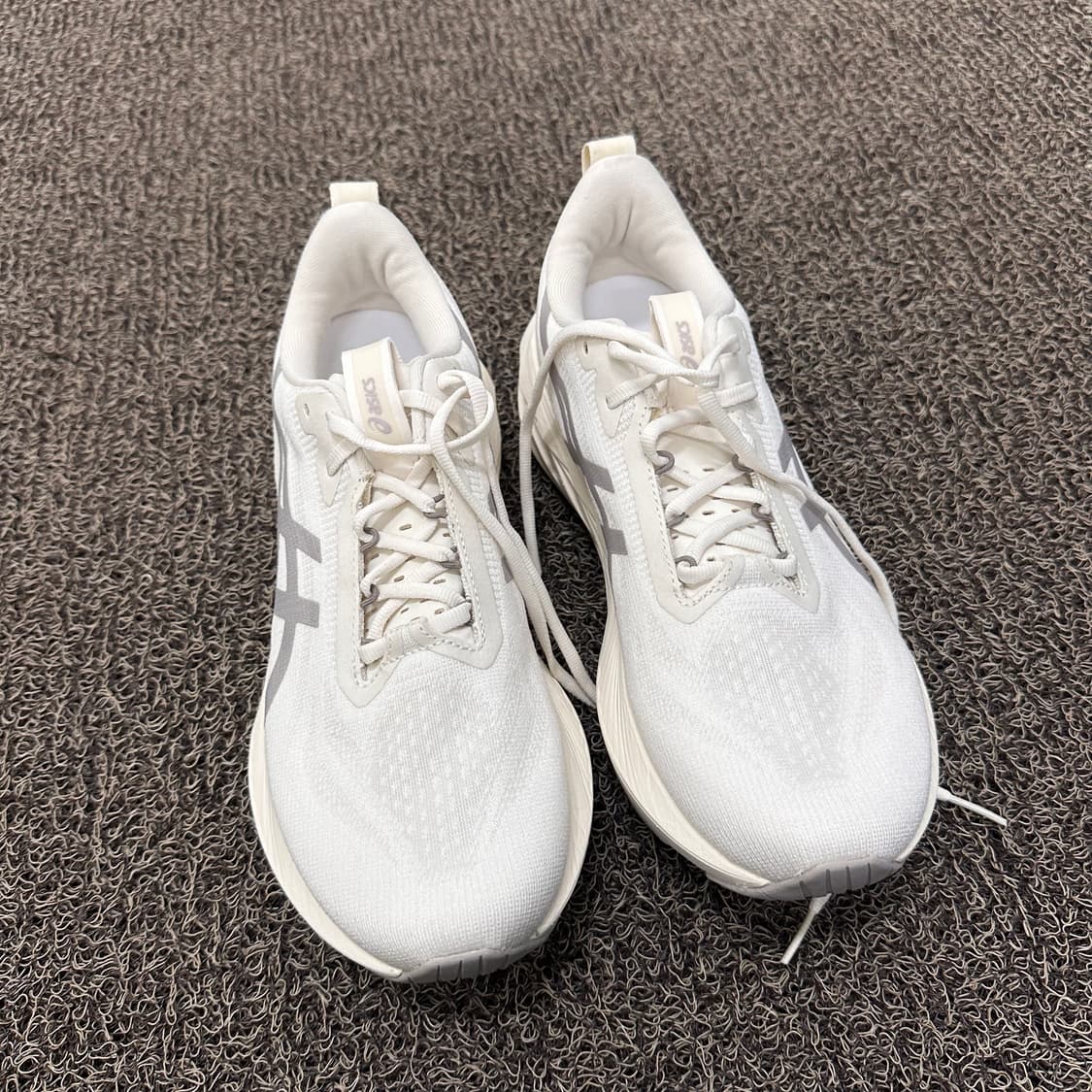 아식스 노바블라스트 4 LE 버치 문락 런닝화 운동화 270 상품이미지2